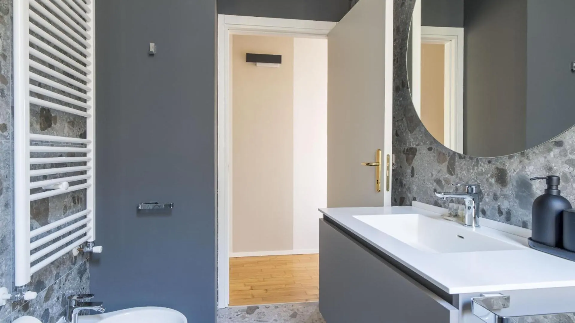 Appartamento Easylife - Oasi Con Balcone In The Center Milano